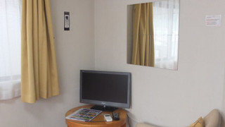 スタンダードダブルルーム　共用バスルーム・トイレ付