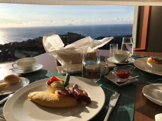 朝食