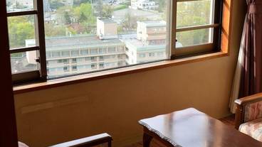 客室から眺める渓谷の一例② / 9