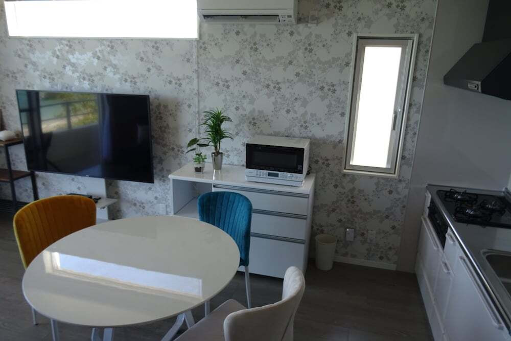 客室内のダイニングエリア