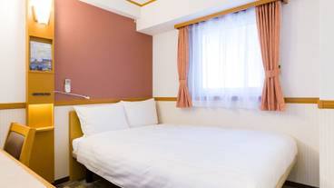 客室 / 8