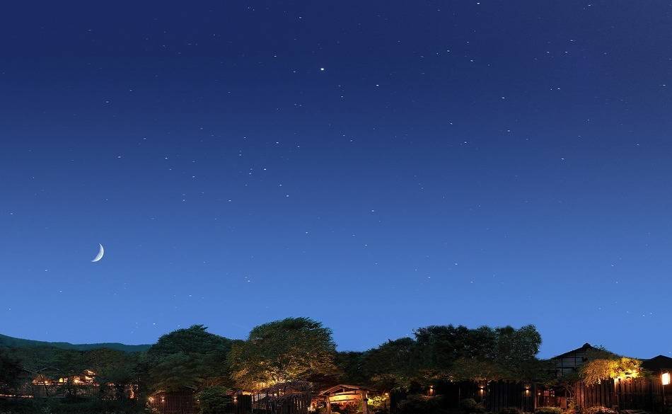 お休み処で語り合う
夜のひと時 / 1