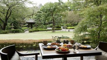 ロビーラウンジ / 3