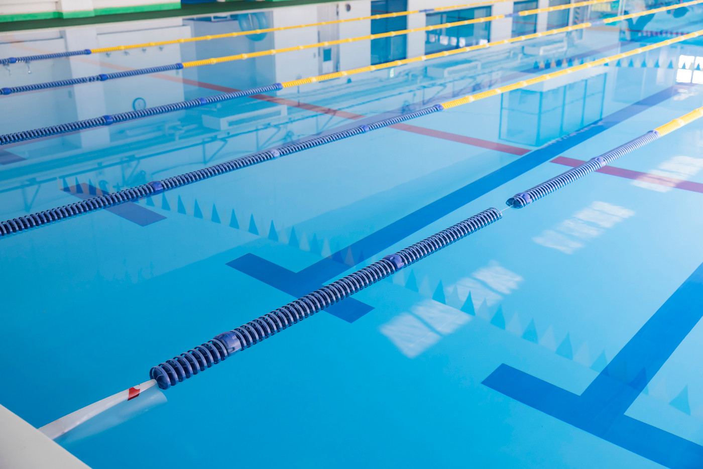 フィットネスクラブのプール