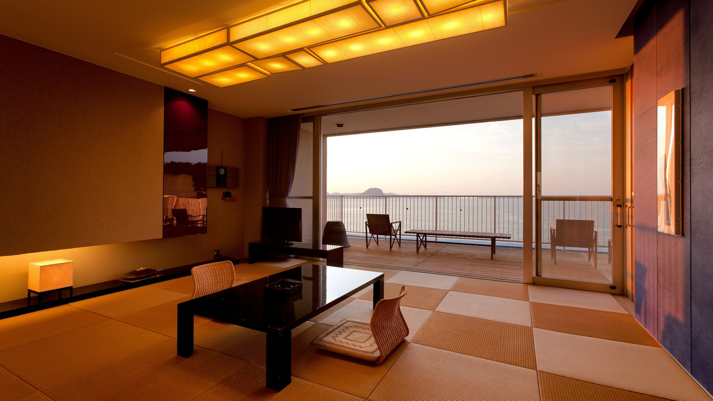 広々バルコニー付きでのんびりお部屋時間3929057