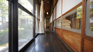 (106室) 1階 床の間 10人部屋 (個室、専用トイレ、シャワー付)