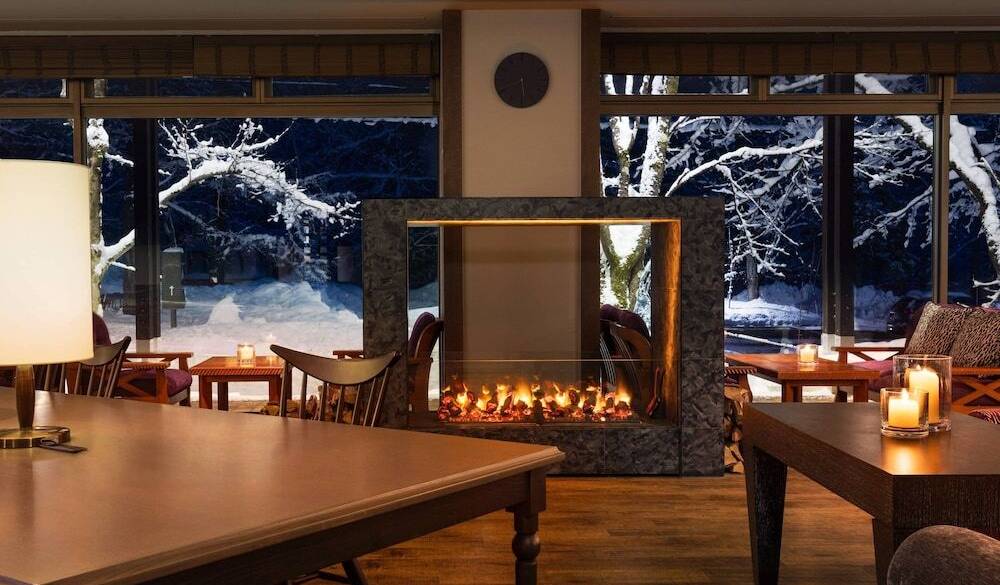 冬の夜のラウンジ / 2