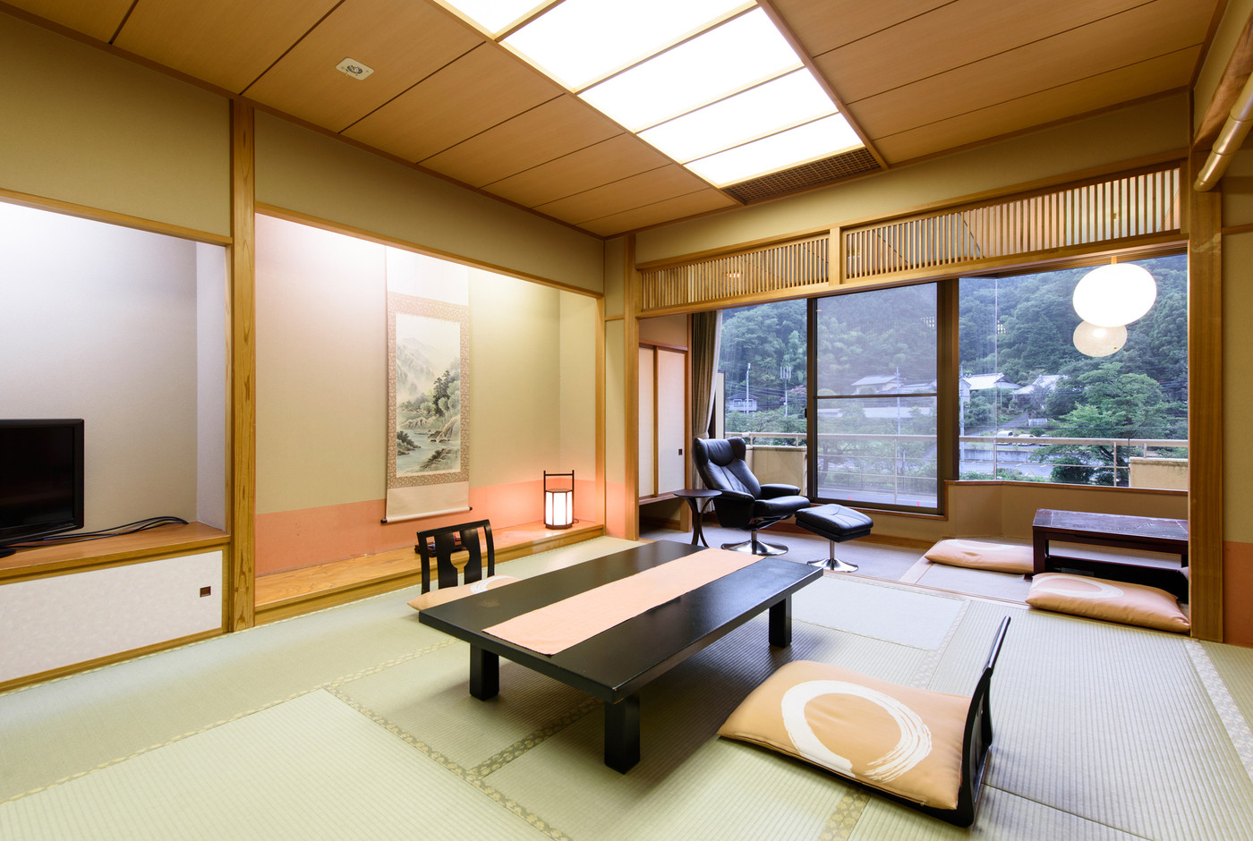 袋田の滝まで徒歩7分！「袋田温泉 滝味の宿 豊年万作」3476868