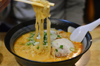 「牛乳屋食堂」料理 601120 みそラーメン(極太手打麺)