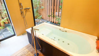 離れ-MIGI(右)- 禁煙