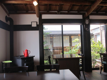 「神門通りカフェ　ポンム ベエル」内観 916134 店内