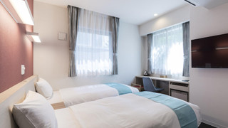 ツインルーム 禁煙 無料軽朝食つき