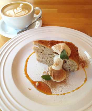 「Atl」料理 1263189 カフェラテ＋バナナケーキ