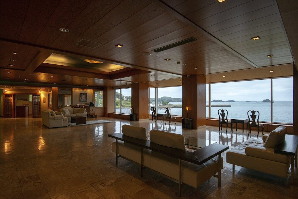 ロビーラウンジ②