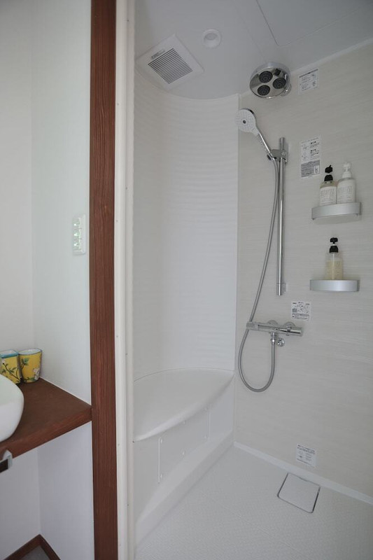 バスルームのシャワー