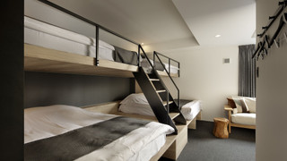 ファミリールーム (二段ベッド·専用シャワー&トイレ付)