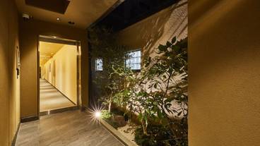 施設の入り口 / 22