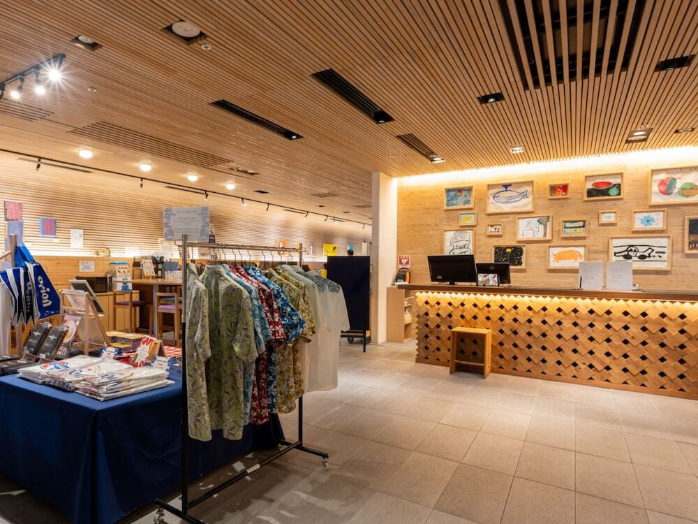 2．アートがいっぱいの空間で至れり尽くせりの食を堪能！『ホテルWBFアートステイ那覇』4378967