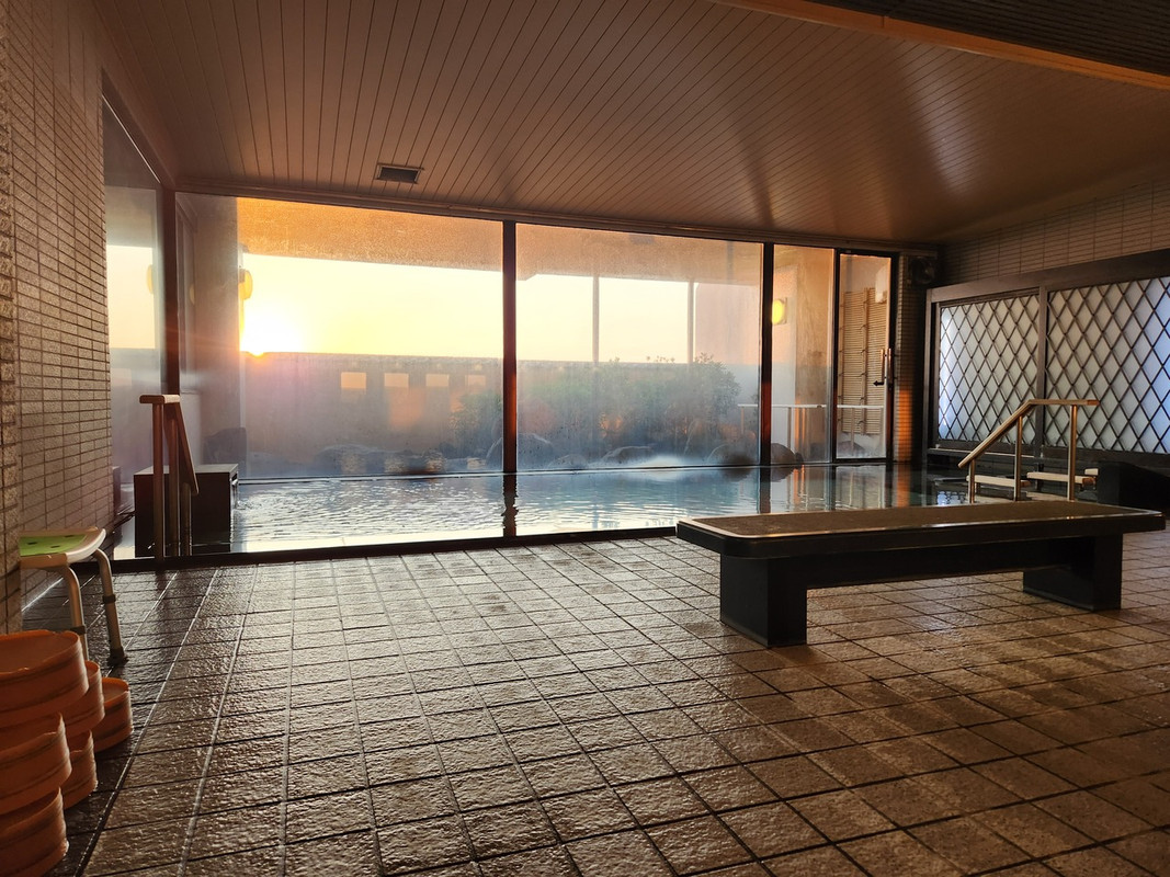 地下1階　大浴場