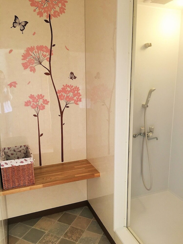 バスルームのシャワー