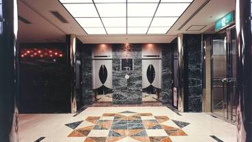 内部エントランス / 2