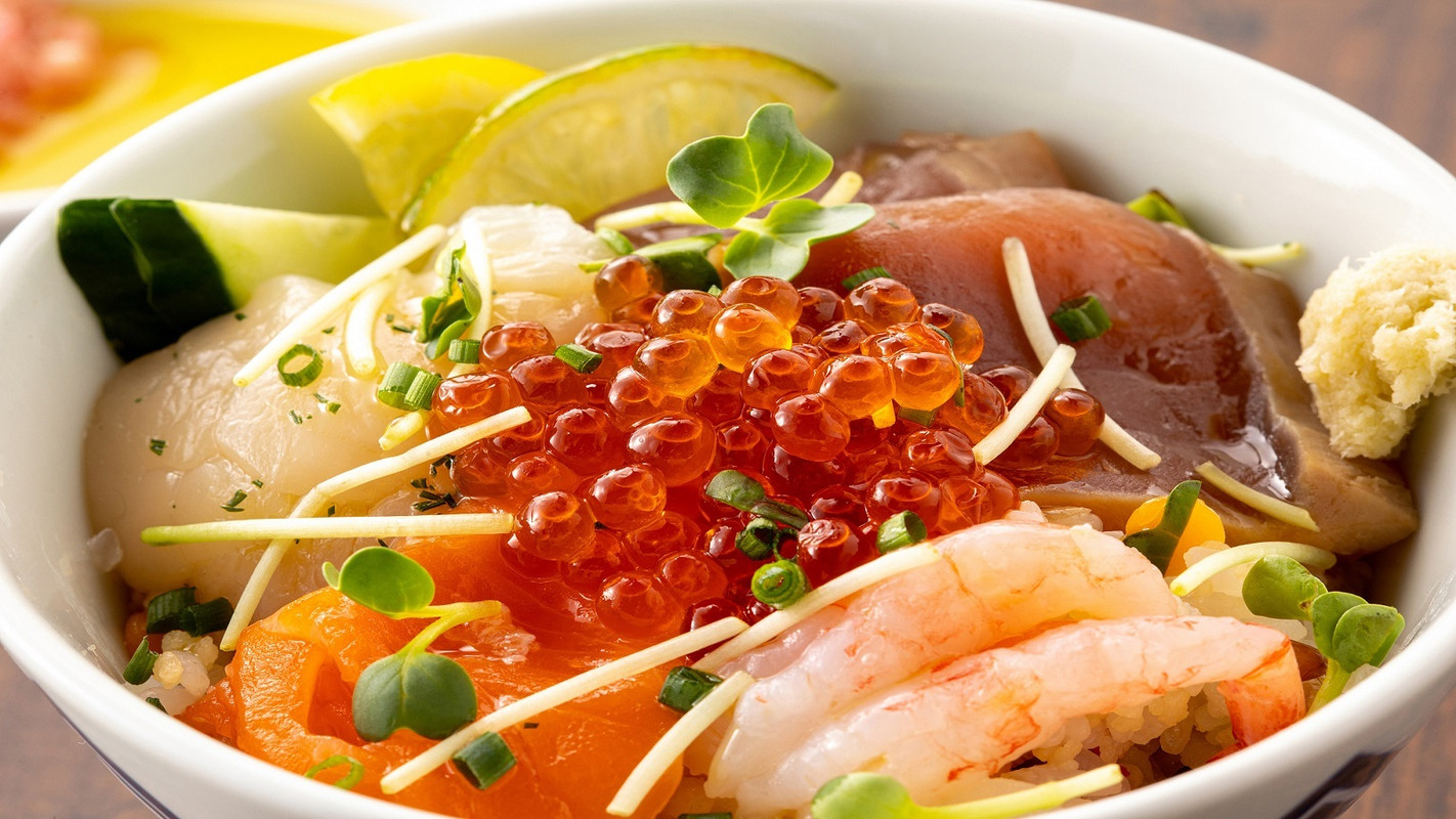 朝食　洋風海鮮丼(1)