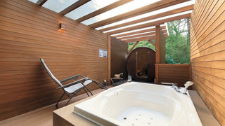 [本館] サウナ露天風呂付き洋室ツイン (禁煙)