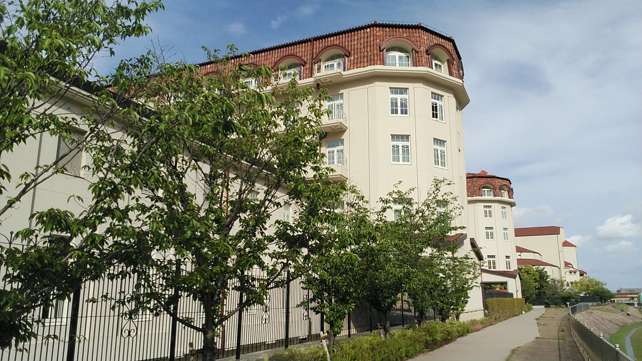 ホテルと大劇場