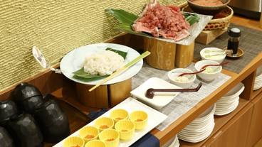 食事・飲み物 / 3
