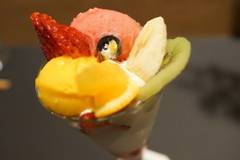 パフェ、珈琲、酒、佐藤