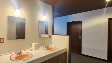 施設内の設備 / 11