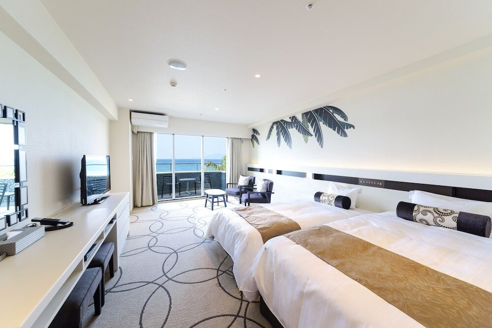 かねひで喜瀬ビーチパレス（カネヒデキセビーチパレス） / 1