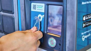 チェックイン / チェックアウト キオスク / 9