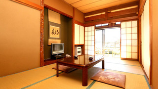 トラディショナル ルーム 3 ベッドルーム 共用バスルーム