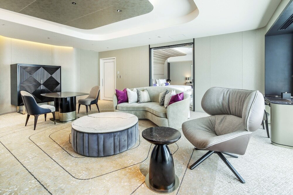 雨の日でも楽しめる♪プールやスパなど館内施設充実の空間4285641