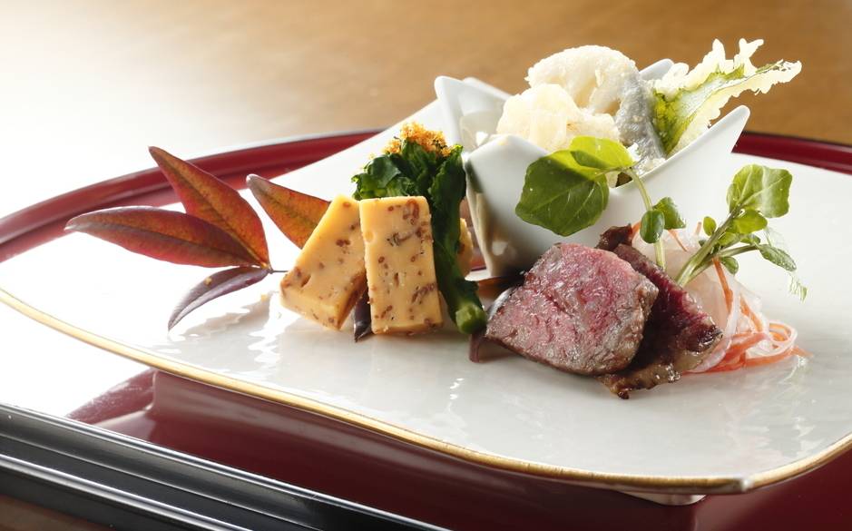 「嵐山さくら」で
京料理をゆっくり堪能 / 2