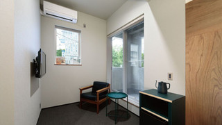 デラックス フォースルーム シャワー付き