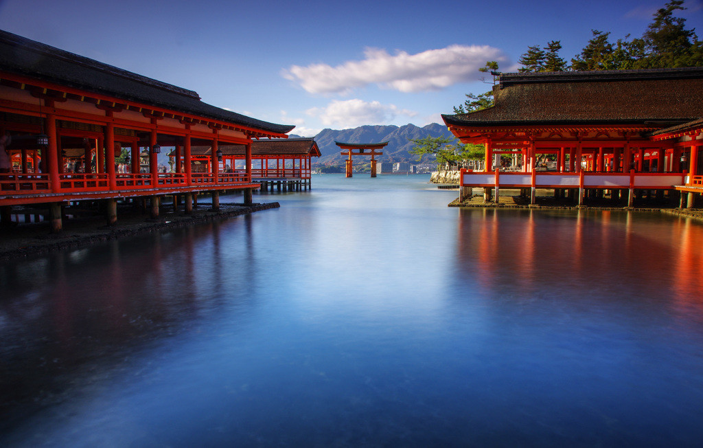 日本の魅力で溢れる空間「厳島神社」へ出かけよう1726663