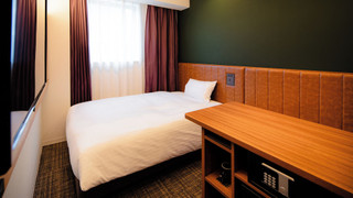 シングルルーム B ダブルベッド 1 台 禁煙 (2名利用)