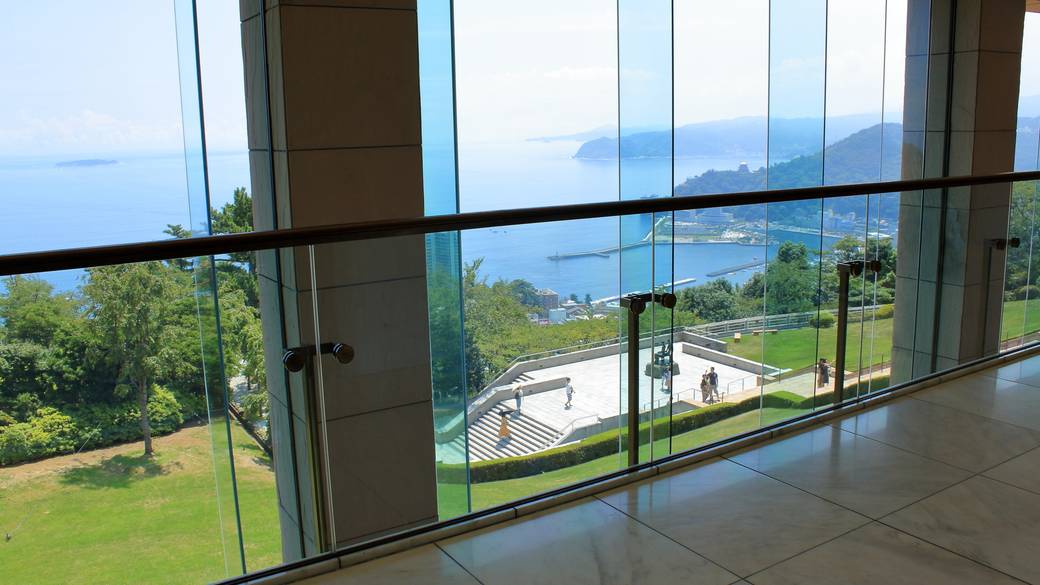 相模灘を見渡す
「MOA美術館」へ / 3