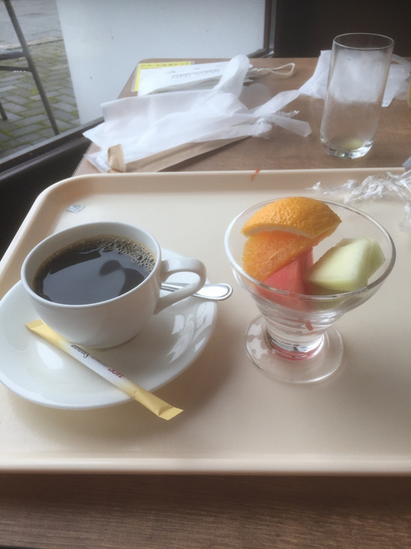 朝食のフルーツ