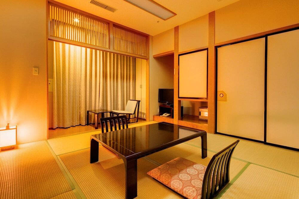 客室内のダイニングエリア