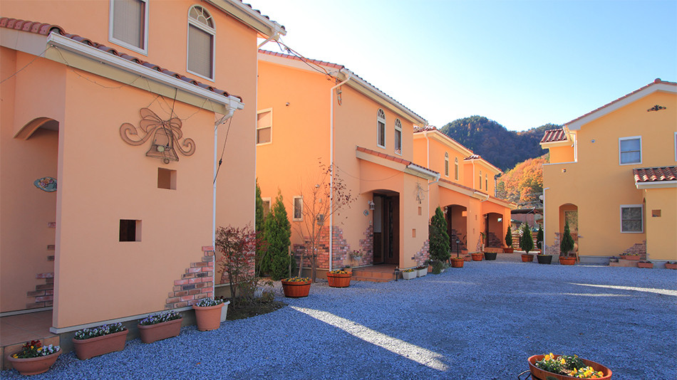 雰囲気抜群。テラコッタ色のコテージで気分は南欧のバカンス3404606