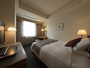 3.お城を見ながら優雅なお食事タイムを「KKRホテル熊本」3442945