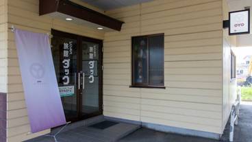 施設の入り口 / 12