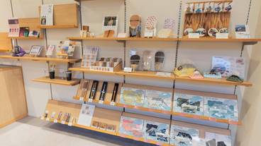 ギフト ショップ / 3