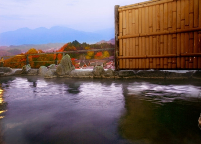 女性用露天風呂からは、赤城山・谷川連峰を一望！最低でも昼と夜の2回は入りたくなります