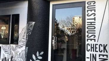 施設の入り口 / 19