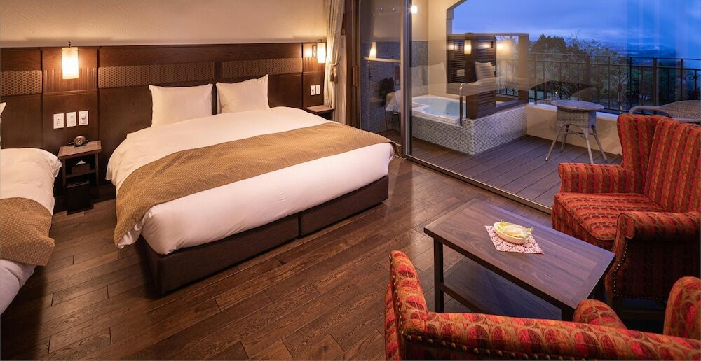 客室露天風呂と大浴場で湯巡り♩高台に建つ絶景ホテル3843988