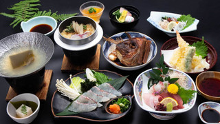 [禁煙] 山側和洋室 海鮮会席ディナー&朝食付き